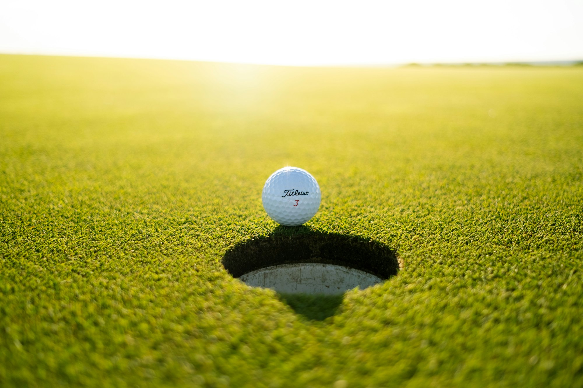 Golfbane på Costa del Sol i aftensol